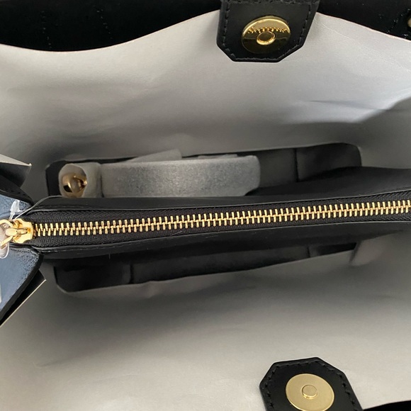 📌SOLD MICHAEL KORS Black Satchel - Picture 7 of 15